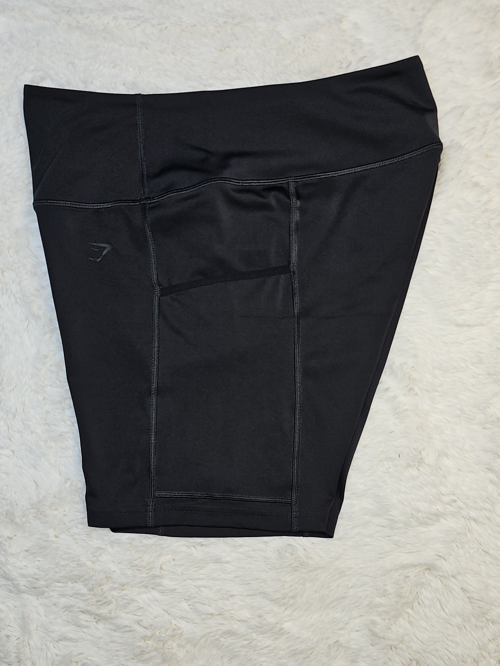 Gymshark Black High-Waist Shorts with Side Pocket XXL